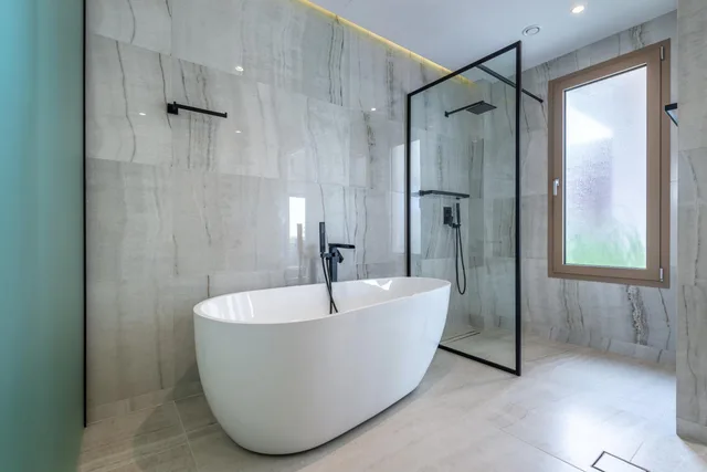 جناح بسرير كينج بجاكوزي، Grand Elis Hotel 4/8