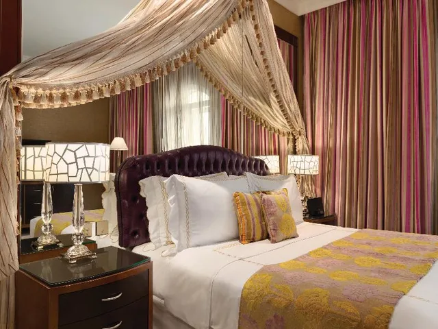 غرفة تنفيذية، Grand Regency Doha Trademark Collection by Wyndham 2/5