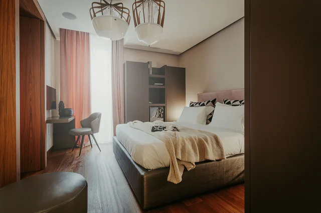 جناح جونيور بسرير كينج مع أريكة، Baca Suites Restaurant & Bar 1/2