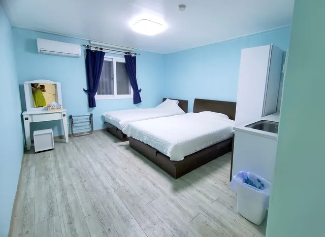 غرفة ديلوكس بسريرين منفصلين وسرير كينج بإطلالة على المدينة بغرفة نوم واحدة، Daora Guest House 1/4