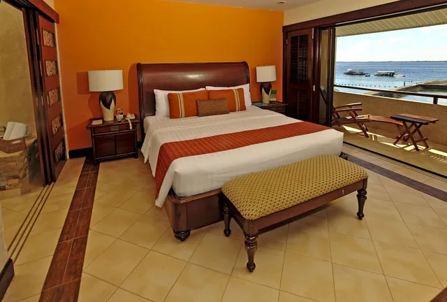 جناح جونيور بسرير مزدوج وسرير فردي بإطلالة على البحر بغرفة نوم واحدة، Costabella Tropical Beach Hotel 10/10