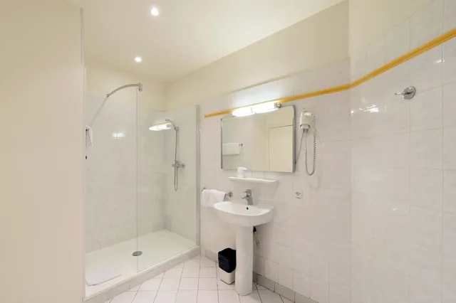 غرفة ثلاثية بسرير مزدوج وسرير فردي، Hotel Richmond 9/10