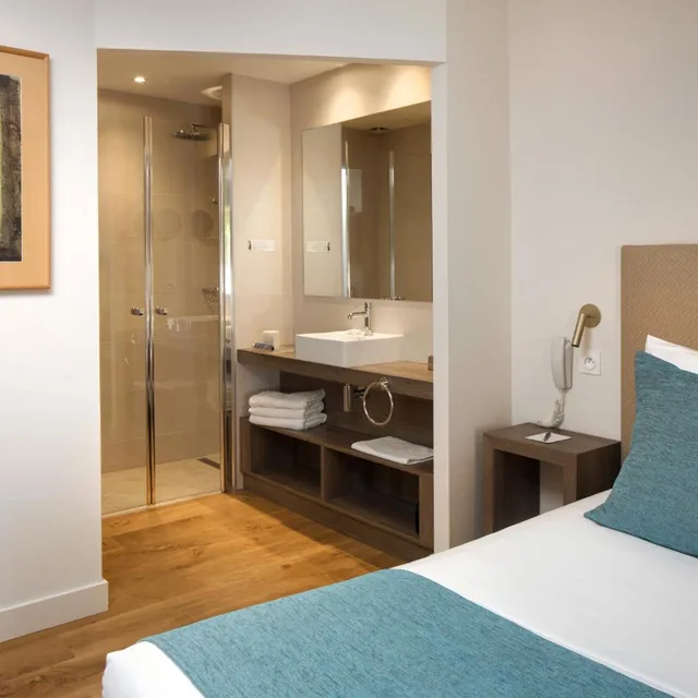 غرفة بسرير مزدوج بشرفة، HOTEL LE COTTAGE 10/10