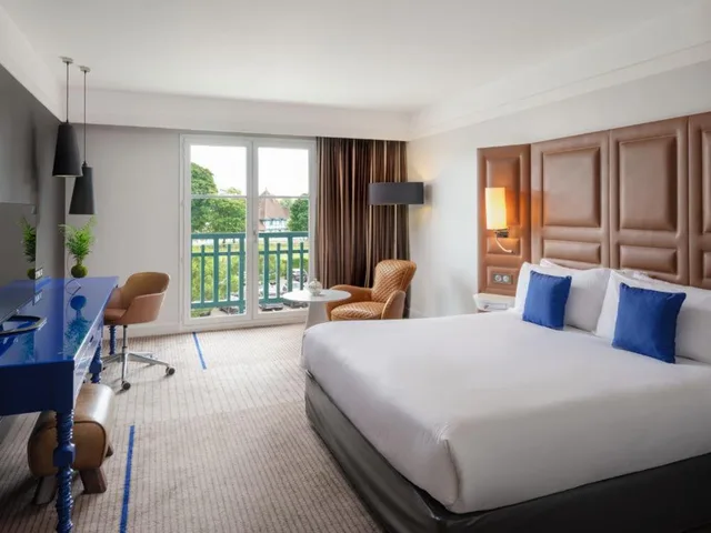 غرفة كلاسيكية بسرير مزدوج، Renaissance Paris Hippodrome de St. Cloud Hotel 2/10
