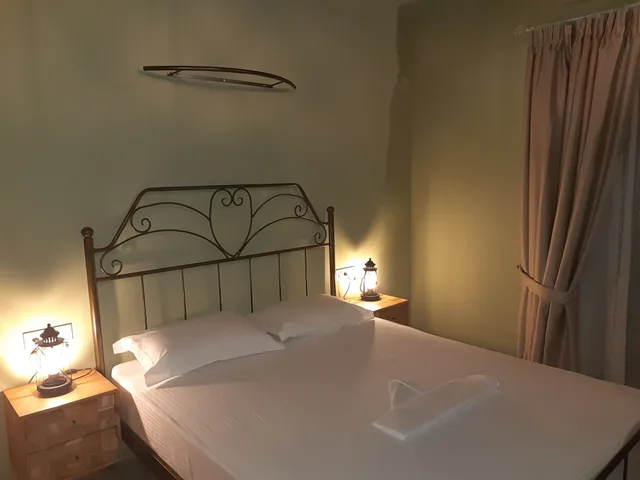 غرفة سوبيريور ثلاثية بسرير كوين مع أريكة، Paraskevi's Luxury Studios 2/4