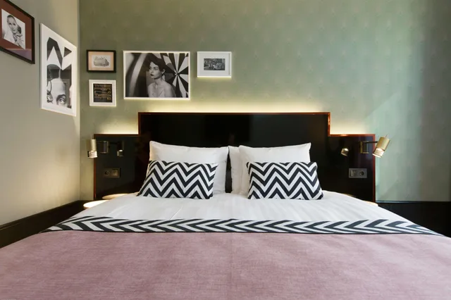 Sleep, King Bed, No Window, Large، HAYMARKET BY SCANDIC 3/10