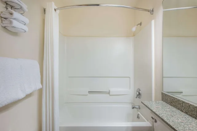 غرفة أساسية بسرير كوين للمدخنين لذوي الإعاقة، Knights Inn Allentown 10/10