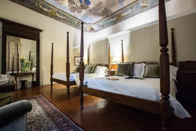 جناح جونيور رباعي، Hotel Burchianti 2/6
