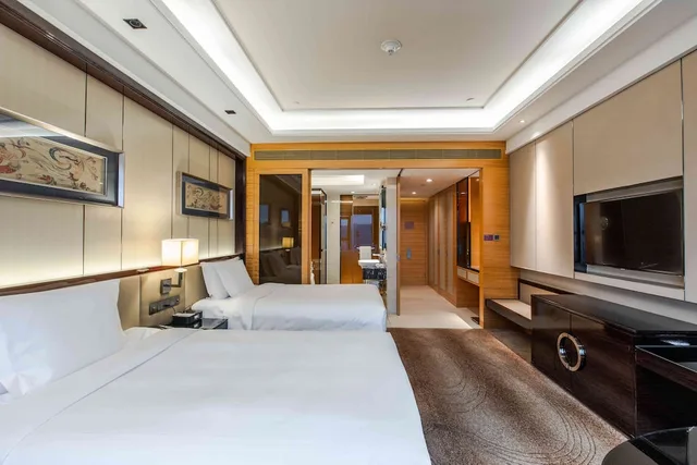 غرفة قياسية بسريرين منفصلين بإطلالة على النهر في طابق مرتفع، Crowne Plaza LANZHOU 3/7