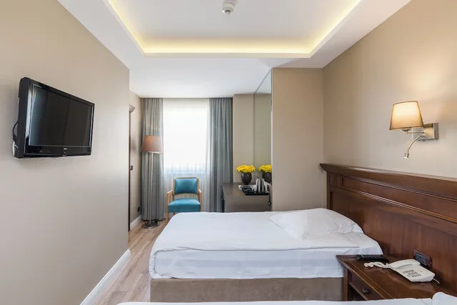 غرفة قياسية ثلاثية بثلاثة أسرّة، Semsan Hotel 2/6