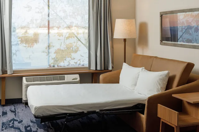 جناح بسرير كينج، Fairfield Inn Suites Salina 2/3