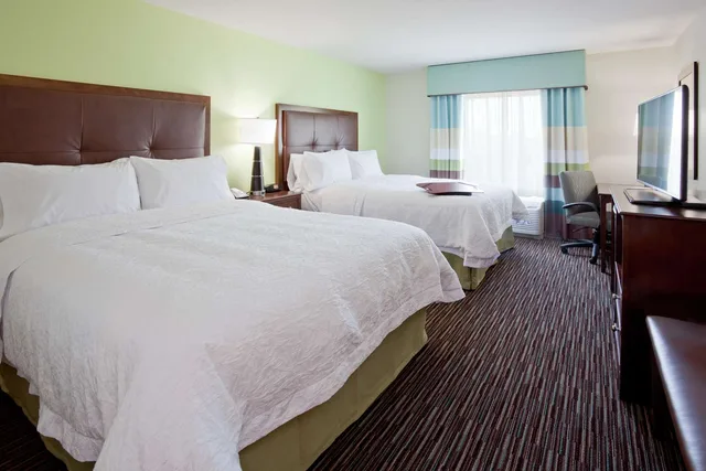 room, 2 queen beds, accessible, Hampton Inn & Suites Minneapolis/West-Minnetonka 1/2