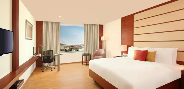غرفة بزنس، Lemon Tree Hotel Shimona 1/1