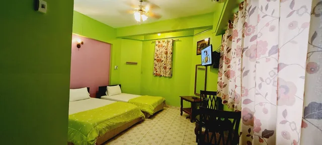 غرفة ثلاثية بسرير مزدوج، Royal Land Mae Klong Hotel 1/2