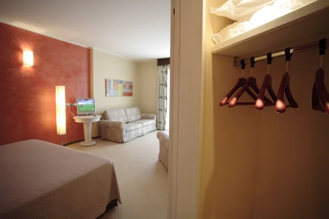 جناح جونيور بسرير كوين بإطلالة على البحر بشرفة، Janus Hotel 2/4