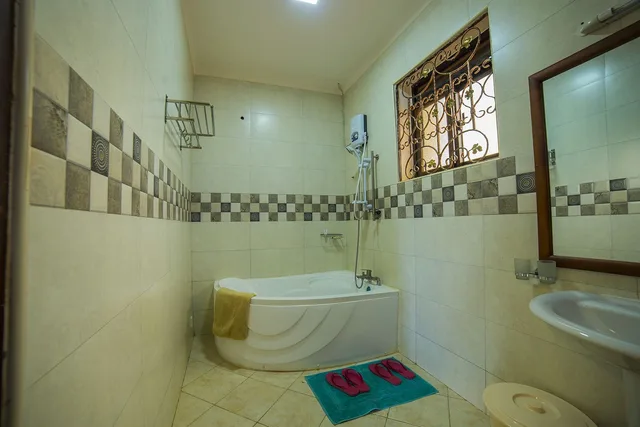 Senior, Studio, Queen Bed, Greens Guest Homes 8/9