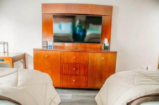 غرفة بسريرين مزدوجين، Country Garden Suites 9/10
