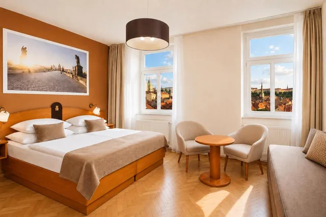 غرفة ثلاثية بسرير كوين وسرير فردي، Hotel Merkur 1/6