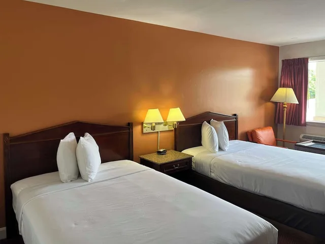 غرفة قياسية بسريرين مزدوجين لذوي الإعاقة، Motel6 Culpeper, VA 3/6