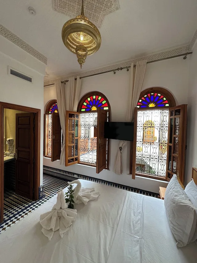غرفة ديلوكس بسرير كوين بإطلالة على المسبح، Riad Mazar Fes 5/8