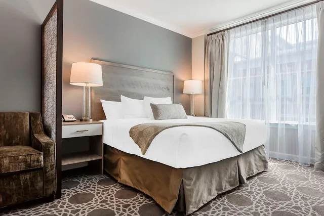 جناح ديلوكس بسرير كينج بغرفة نوم واحدة مع أريكة، Hilton Vacation Club King 583 Charleston 5/10