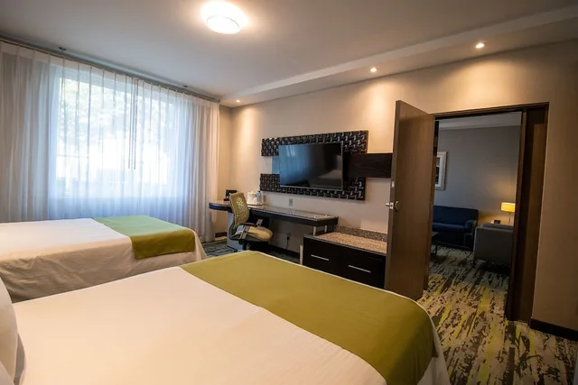 Family, Multiple Beds, 2 Bathrooms, Ground Floor، Hotel Araiza San Luis 1/3