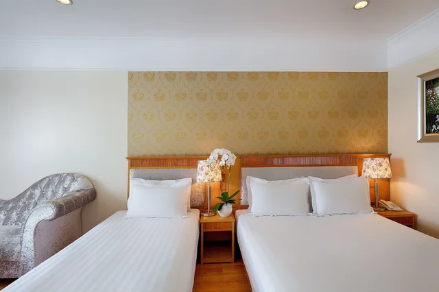 Signature, Queen Bed, Silverland Ben Thanh Hotel 4/10