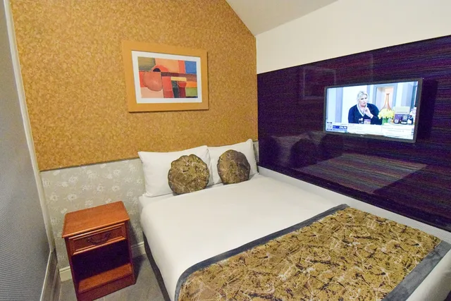 غرفة رباعية، Pembridge Palace Hotel 3/3