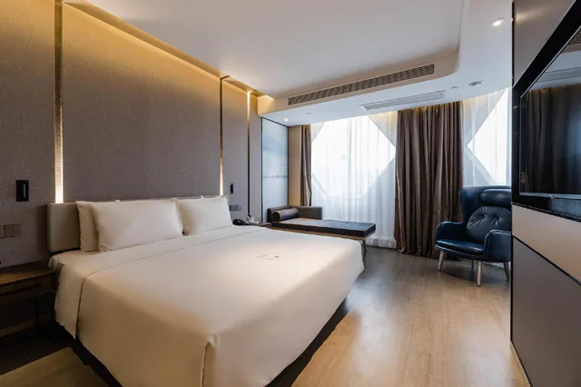 Jimu, Suite, King Bed, Atour Hotel (Xiangshan People's Square) 1/2