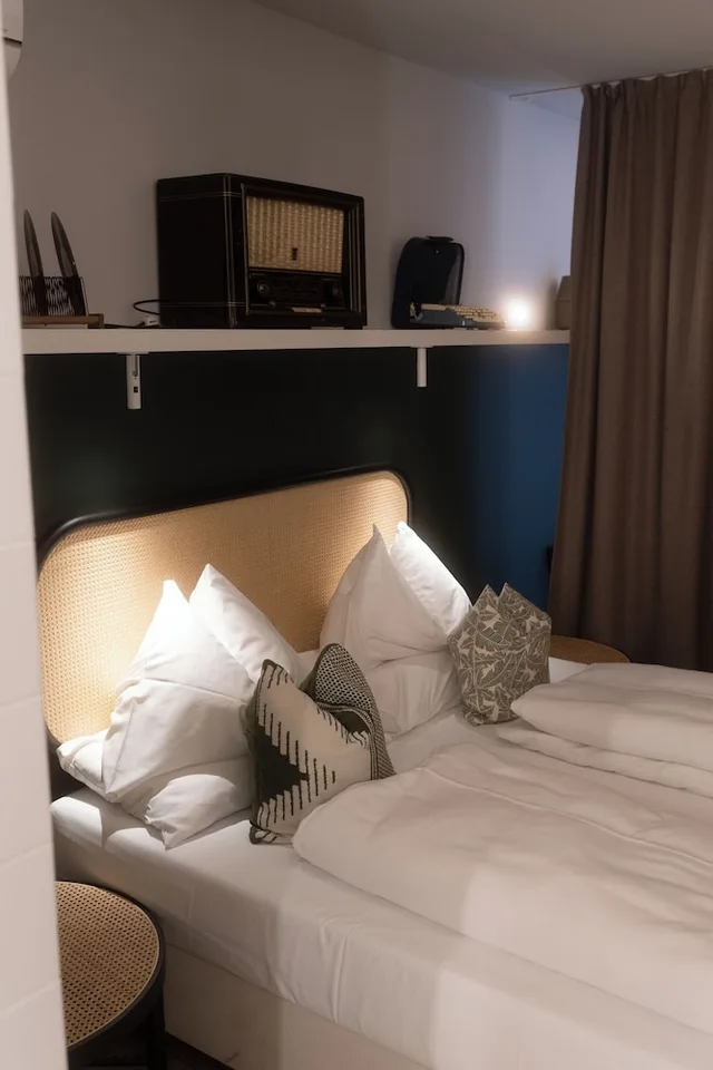 Afsigned on Arrival, Junior Suite, Double Bed, Street View، Gratzlhotel Karmelitermarkt 3/4