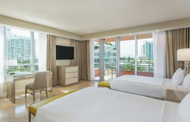استوديو بسريرين مزدوجين بإطلالة على المدينة، Hilton Bentley Miami South Beach Hotel 3/4