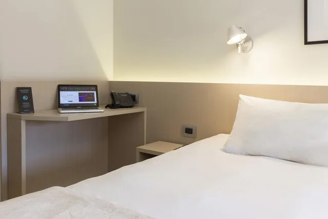 Standard, Double Bed, Street View, NOVAPARK 3/5