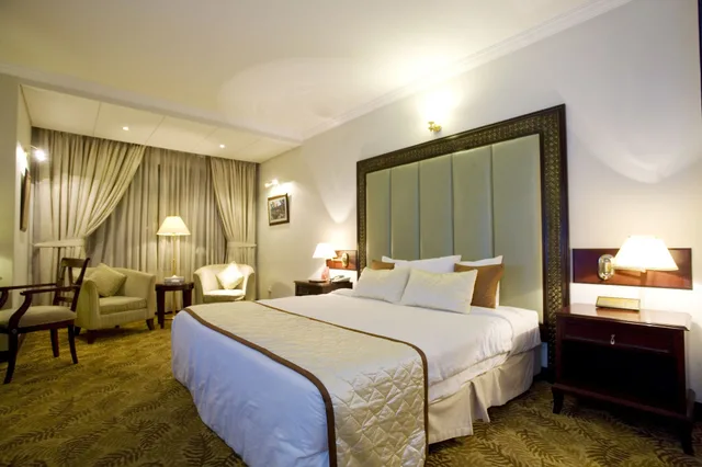 Deluxe King, Hotel Sarina 12/21