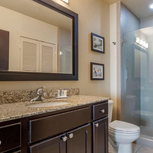 جناح بسريرين كوين، Comfort Inn Bentonville - Crystal Bridges 5/7