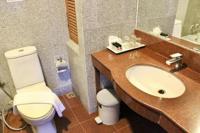 S 2 Rooms, Suite, King Bed, S2 Hotel 6/6