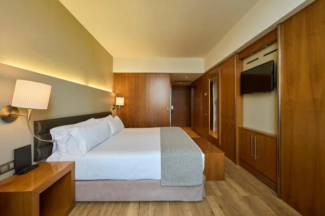 غرفة قياسية بسرير مزدوج أو سريرين منفصلين، Hotel Catalonia Ramblas 1/3