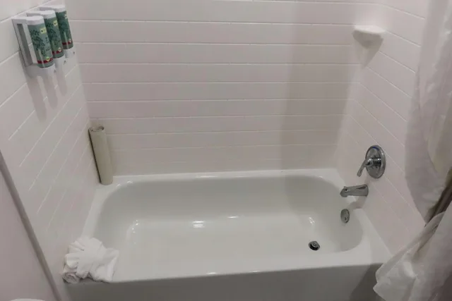Room, King Bed, Bathtub, Accessible, Best Western Heritage Inn & Suites 6/7