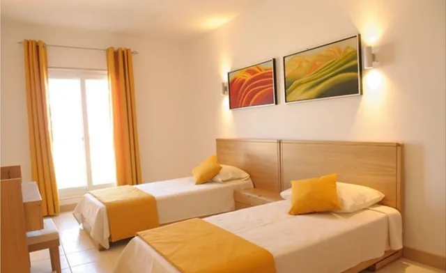 غرفة سوبيريور بسريرين منفصلين مع أريكة، Agua Hotels Sal Vila Verde 2/4
