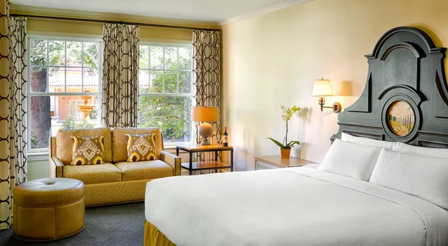 Fairmont, King Bed, Sofa، Fairmont Sonoma Mission Inn & Spa 1/2