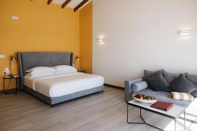 Lagoon Villa, King Bed, Sofa، Joy Island Maldives 4/6