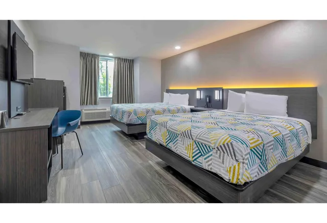 غرفة رباعية بسريرين كوين، Motel6 Fort Worth, TX - Burleson 1/3