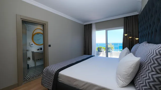 جناح بشرفة، Sea City Devran Hotel & Spa 6/10