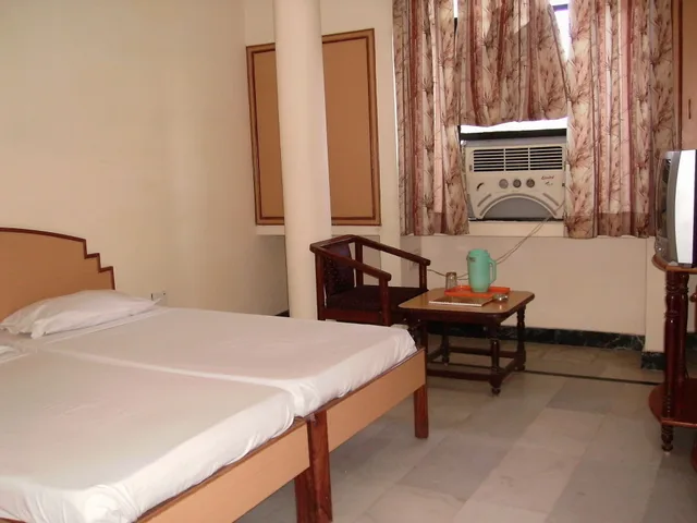 Standard, King Bed, TAJ PLAZA HOTEL 8/10