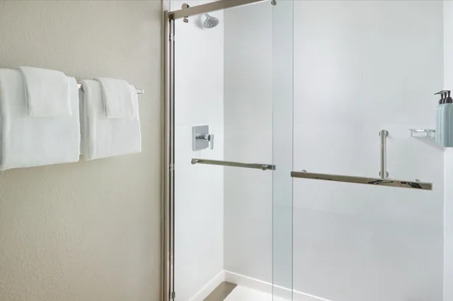 غرفة ديلوكس بسرير كينج مع أريكة لذوي الإعاقة، Courtyard Fort Lauderdale Plantation 4/5