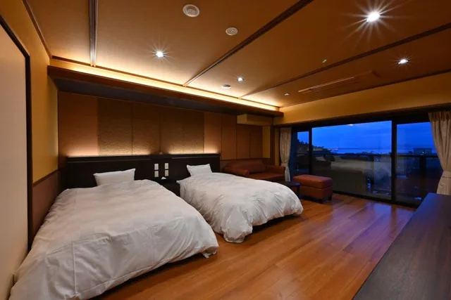 Western, Twin Beds, Lake View, Biwako Hanakaido 2/2
