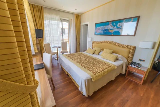 Superior, Double or Twin Bed, Lateral Side Sea View، Garden Lido 4/10