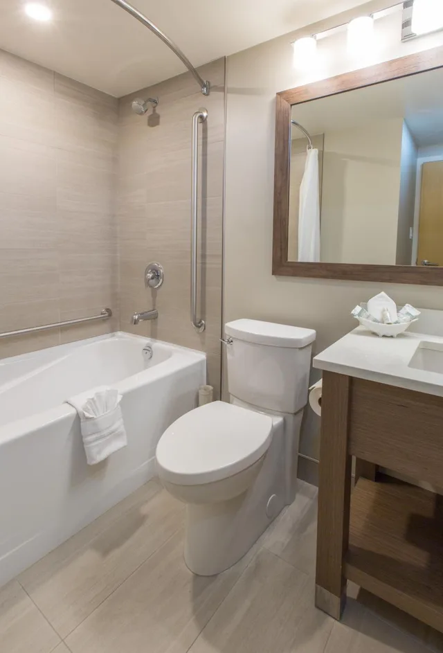 جناح بغرفة نوم واحدة، Embassy Inn 5/10