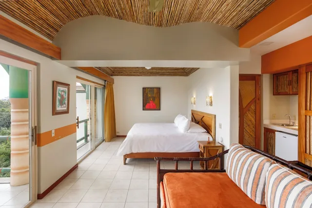 جناح شهر العسل بسرير كينج بإطلالة على البحر بحوض استحمام، Si Como No Resort Spa and Wildlife Refuge 1/3