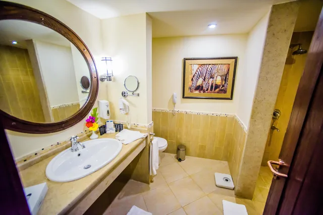 جناح تنفيذي بسريرين منفصلين بغرفتي نوم، Carols Beau Rivage Matrouh 4/4