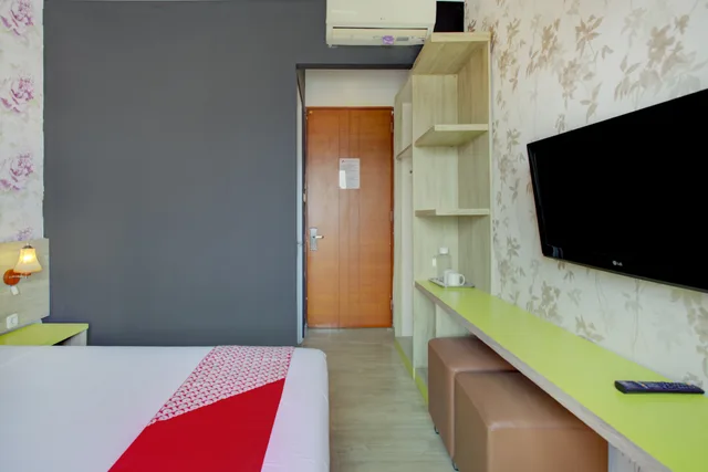 جناح بسرير مزدوج، Capital O 4002 Aleander Hotel 5/8